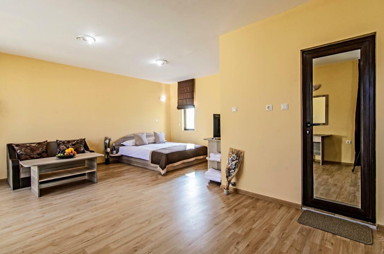 Alex Village Shkorpilovtsi Ngoại thất bức ảnh